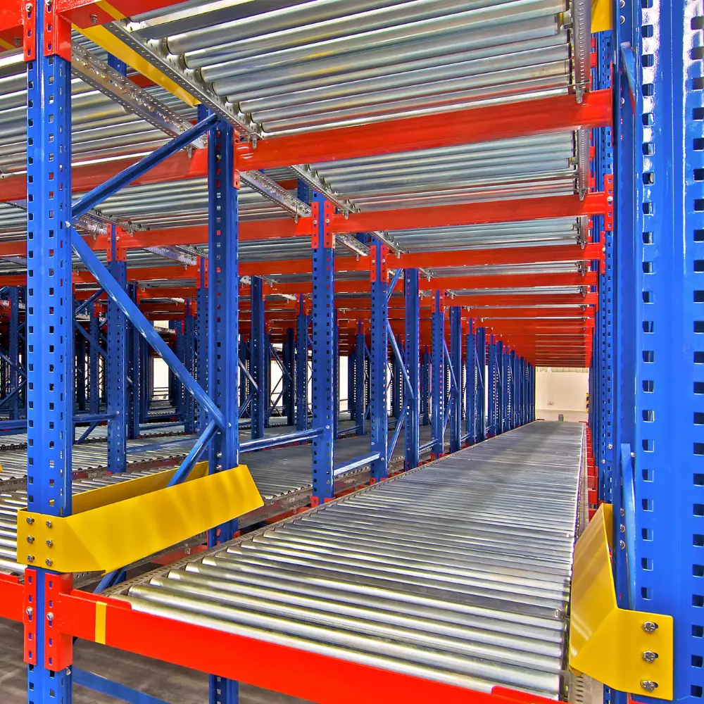 Interior de rack dinámico para rotación FIFO